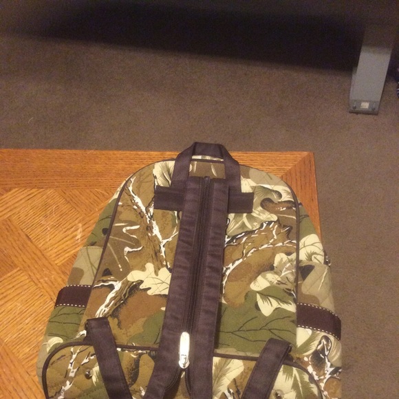 Belvah camoflauge quilted back pack - Picture 2 of 12